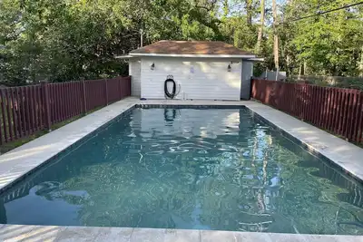 Image de Private Pool! Mid-City Stay!