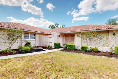 Image de Quiet home on a cul-de-sac with screened patio, bikes, W/D, & central Ac