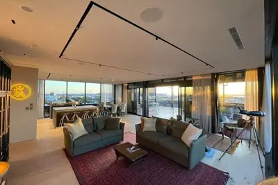 Image de Penthouse Perfection With Sunset/ City Views & Huge Louvretec Covered Deck