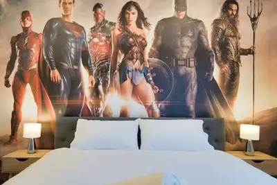 Image de ★Dc Heroes★King Bed★Netflix★Disney+★AdelaideCBD
