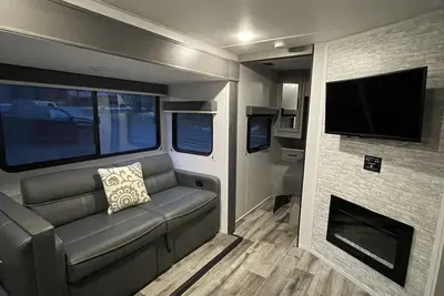 Image de Brand new 36’ Coleman Rv