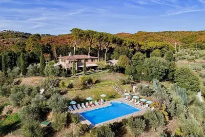 Image de Casa Erbetta A: A characteristic and welcoming apartment that is part of an ancient country house surrounded by the greenery, with Free Wi-Fi.