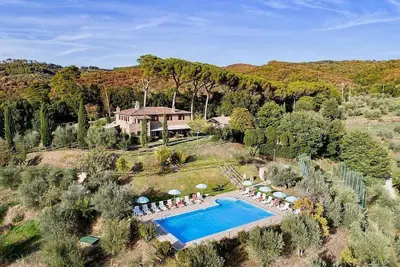 Image de Casa Erbetta C: A characteristic and welcoming apartment that is part of an ancient country house surrounded by the greenery, with Free Wi-Fi.