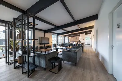 Image de Unique accommodation for groups with no less than 9 separate bedrooms, each with its own bathroom!