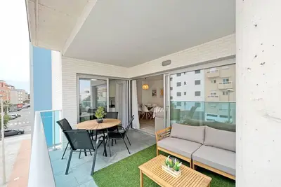 Image de Global Properties: Modern apartment 3 minutes from the beach