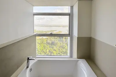 Image de apartment building with breathtaking city views of the city