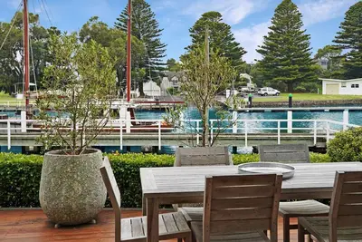 Image de Steam Packet Wharf - absolute riverfront apartment