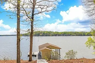 Image de Snuggle Inn | Main Lake | Pet-friendly