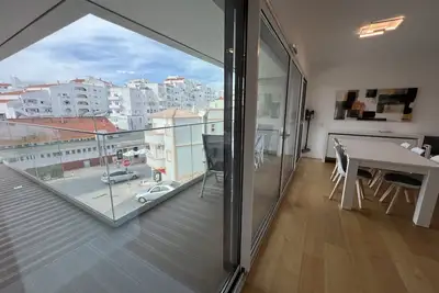 Image de Beautiful New, Spacious 2 bed 2 Bath Apartment, A/c. Wifi, 5 Mins From Beach