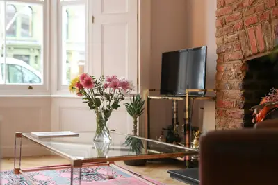 Hackney Habitat - Designer home & Sauna