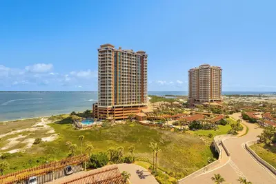Image de New Listing P5-0906 2b Portofino Island View!