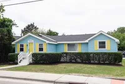Image de 2 Br Pet Friendly Home w Fenced Yard!
