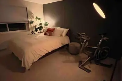Image de Modern Basement Apartment w/ Heated Tile Floors