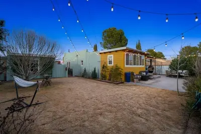 Image de Charming Downtown Bungalow