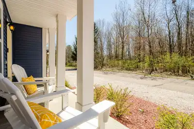 Image de Kid & Baby Friendly; Indoor/Outdoor Pool & Hot Tub