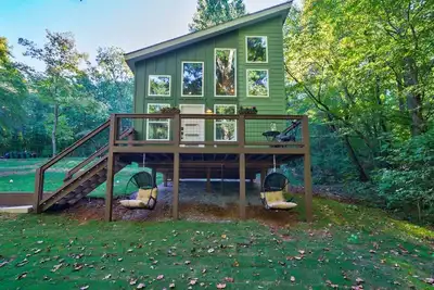 Image de Dahlonega Tree Tops Tiny Home @HuddleTiny Homes