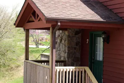 Image de Stones Throw from Giant City Park, Wineries, Hiking, Biking, Hunting and more.