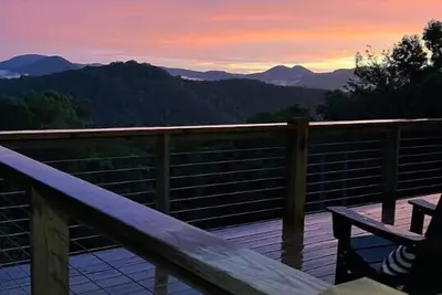 Image de Parker's Ridge Mt View Retreat - Paw Friendly