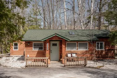 Image de Cozy Birch Cabin Retreat - mins to SisterBay Marina