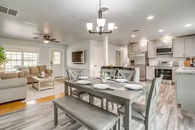 Image de Oak House off Granbury Square