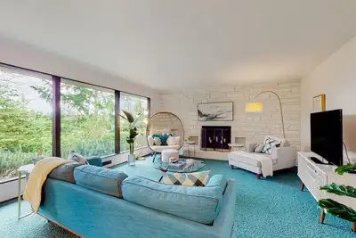 Image de Dog-friendly retreat with gorgeous garden & setting - near the best of Seattle