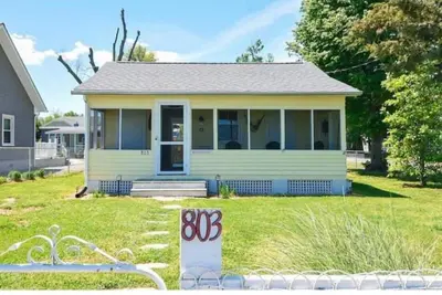 Image de Sunnyside Up - Small Dog Friendly Waterfront Cottage