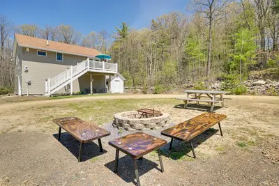 Image de Woodsy Family Retreat 11 Mi to Raystown Lake!