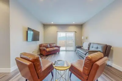 Image de Olympia Way with Scenic Mountain View’s-Unit A