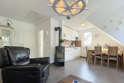 Image de \"Vacation at the Baltic Sea: Cozy vacation apartment with garden and fireplace! \" - At the coastal forest