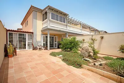 Image de Maison de vacances \"Arenas del Mar\" avec vue sur la mer et terrasses