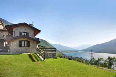 Image de Maison de vacances 'Borgo Vico' avec vue sur le lac, terrasse privée et jardin privé