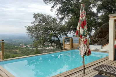 Image de Villa Fleur de Romarin avec piscine privée et vue panoramique!