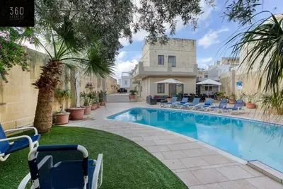 Image de A beautiful 4br villa with private pool & deck
