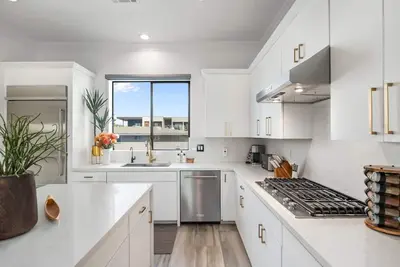 Image de The Desert Standard: Stylish Modern Oasis in Scottsdale, Walk to Old Town