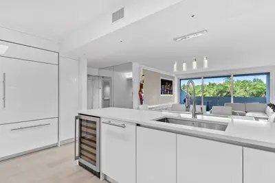 Image de Beautiful apartment located in one of the best zones in Key Biscayne.
