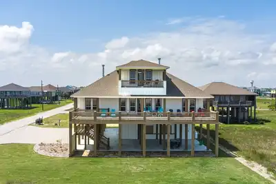 Image de Kathleen's Retreat - Huge Beachfront, 5 bdrms, 5 Bath, Cargo lift, Sleeps 18