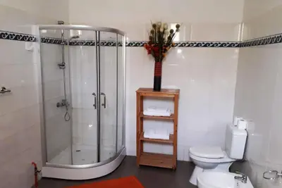 Image de Chambre double avec Salle de Bain Privative et balcon