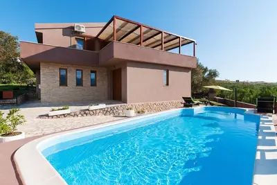 Image de Villa א Rovanjska avec piscine