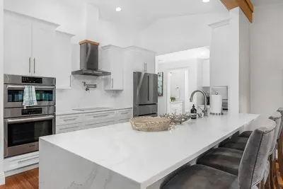 Image de Exquisite Beach Haven Home