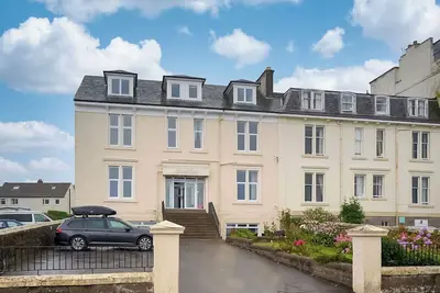 Image de A beachfront apartment enjoying panoramic vistas towards the Isles of Kerrera, Mull and Lismore.