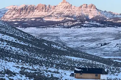 Image de RamsHorn Peak Cabin + 15 Acres, Great view, Animal friendly.