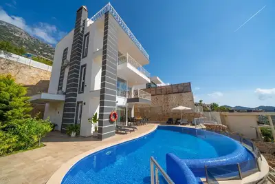 Image de Spacious Villa for 10 Superb Sea Views