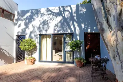 Image de Inverter Backup; Parkwood 10min Walk to Rosebank