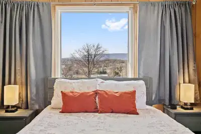 Image de Luray Great Escape - Mins to Main St & Caverns!