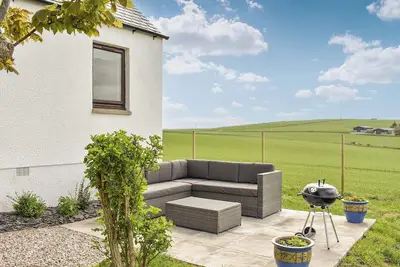 Image de Beautiful one-bedroom holiday home sleeping four guests, with panoramic picturesque views.