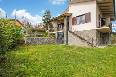 Image de Superbe maison de 2 chambres à Pescia