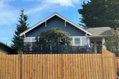 Image de Classic old Ballard home with all modern conveniences-Swim Spa and sauna