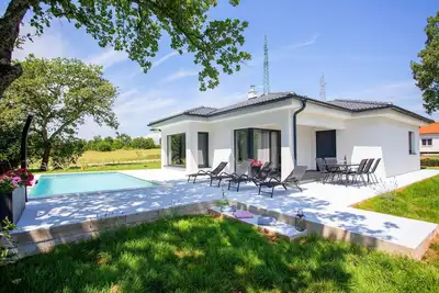Image de Belle maison de 3 chambres à Rasa