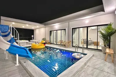 Cozy Villa With Pool - 12 Minutes From the Beach
