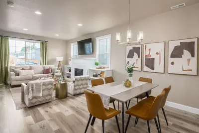 Image de Charming Beaverton, King beds, Game room, 5bdrm!